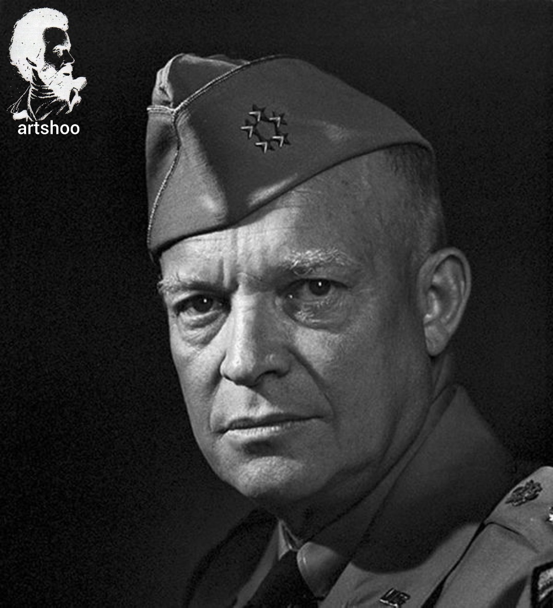 مدل پرتره سیاه قلم